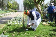 Union Minister Arjun Ram Meghwal lauded the cleanliness and green initiatives undertaken under the 'Swachhata Pakhwada'.