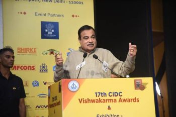 Union Minister Shri Nitin Gadkari called for the adoption of alternative fuels and innovative technologies in the construction sector.