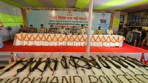 27 Naxals surrendered before Jharkhand Police and CRPF officials, along with a large cache of weapons.