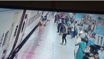 Female RPF Constable Saves Life of Female Passenger