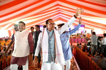 Shivraj Singh Chouhan launched PMGSY-IV from Bherunda, presenting a massive gift worth thousands of crores of rupees to Madhya Pradesh.