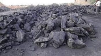 Tension at Magadh coal mines; CISF personnel accused of assault and robbery; villagers stage protest by blocking the road.